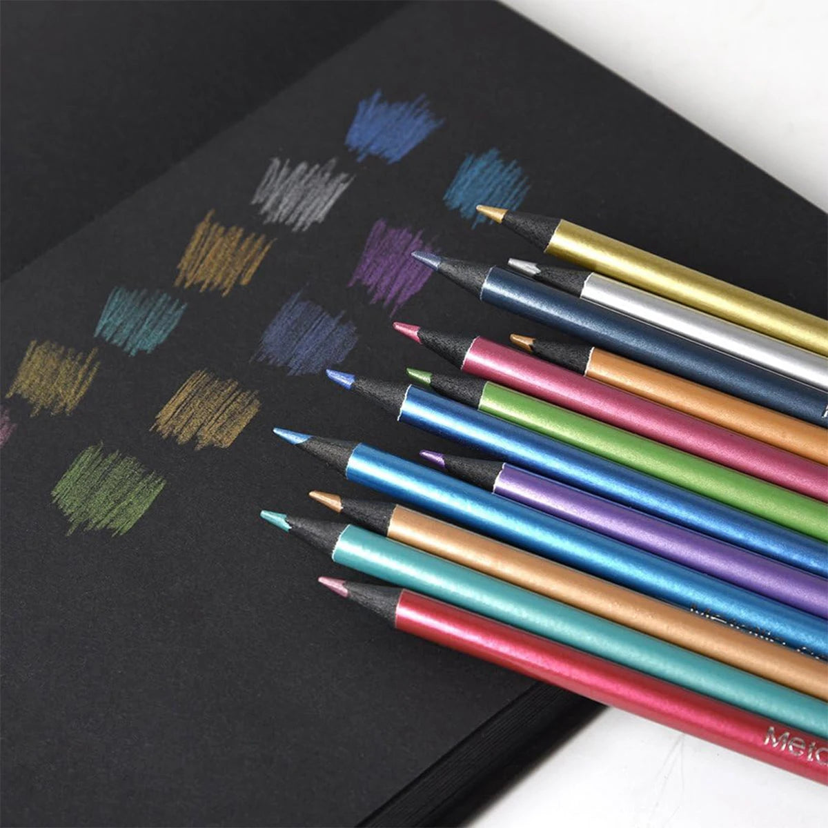 Lot de 12 crayons de couleur métalliques, pour le dessin et le coloriage